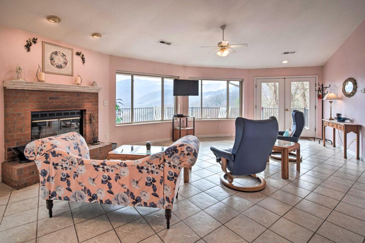 Charming Burnsville Apt With Mountain Views And Deck! Esterno foto