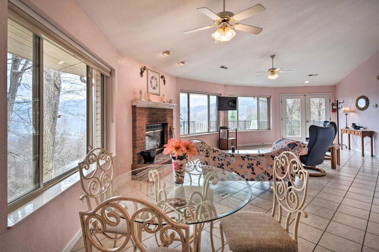 Charming Burnsville Apt With Mountain Views And Deck! Esterno foto