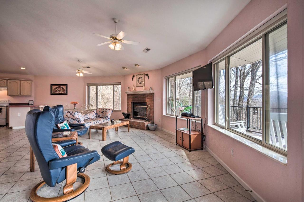 Charming Burnsville Apt With Mountain Views And Deck! Esterno foto